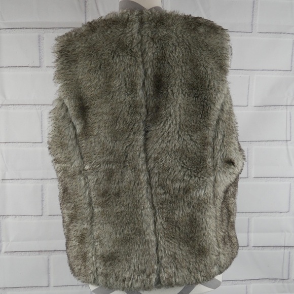 The Limited M/L faux fur vest tan/gray - Picture 3 of 9
